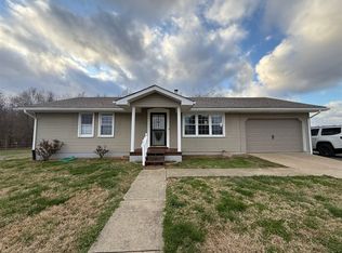 10219 Caneyville Rd, Morgantown, KY 42261