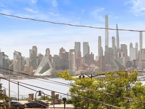 11 Hudson Place image 13 of 16