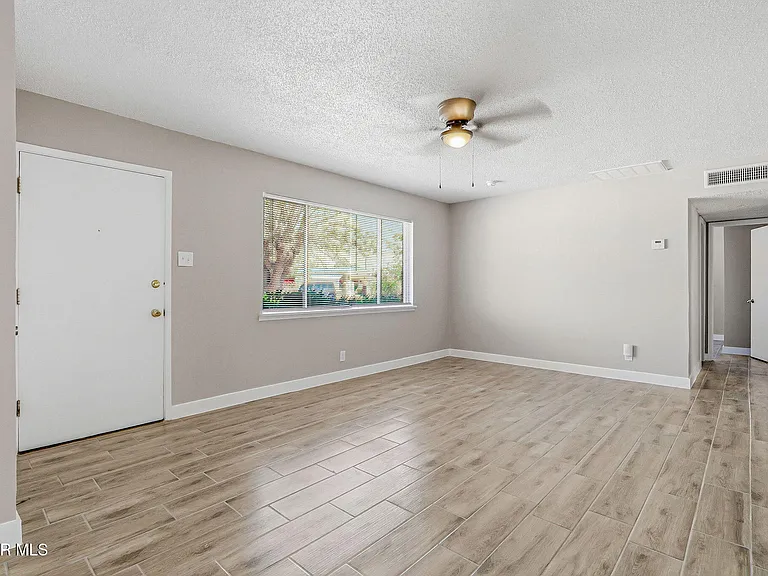 5704 Sage Ct — Photo 7