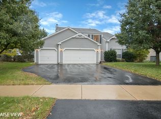 624 Meadowsedge Ln, Aurora, IL 60506