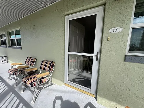 1172 Commodore Ct #203 Photo 1
