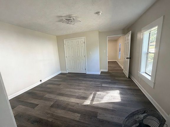 5th image of 201 Realty St #A