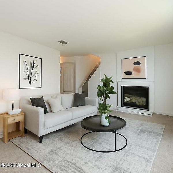 4th image of 801 Fairfield Court
