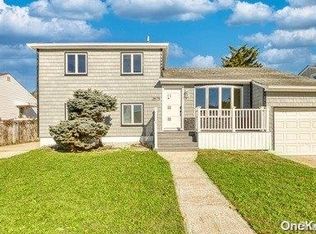 3575 Wadena St, Seaford, NY 11783