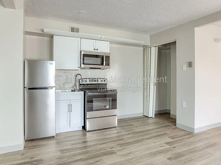 7460 Graceland Dr #325 — Photo 6