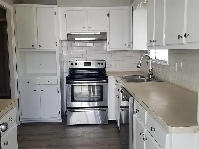 1218 Wagner St — Photo 2