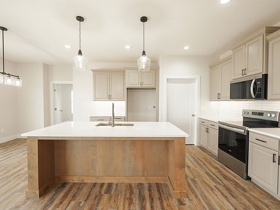 2nd image of 1201 Vista Ct