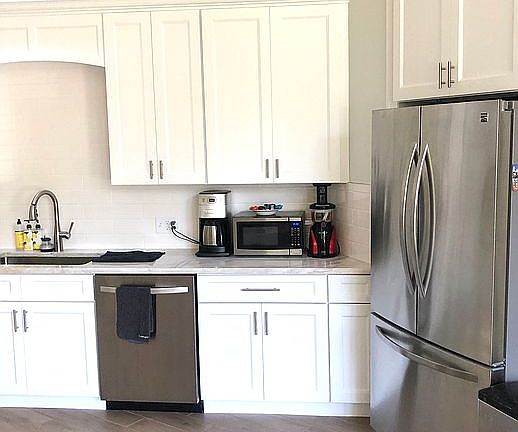 4th image of 823 Elizabeth Dr