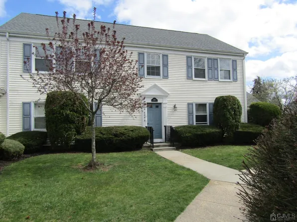 608 Winchester Ln #N, Monroe Township, NJ 08831