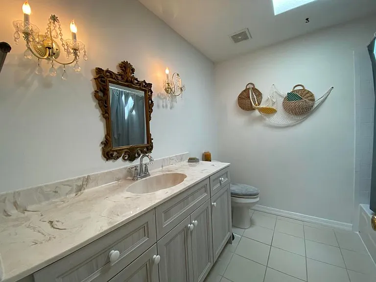 628 Walker St — Photo 7