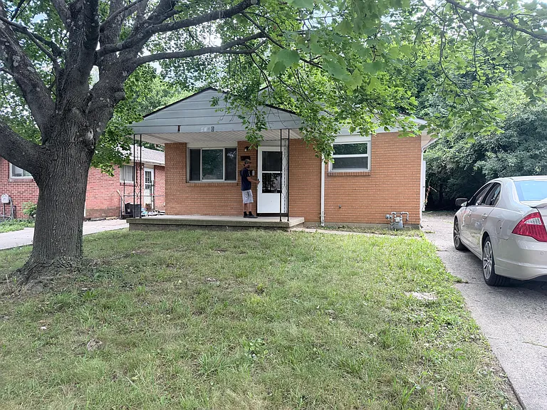 2420 Ulrich Ave — Photo 9