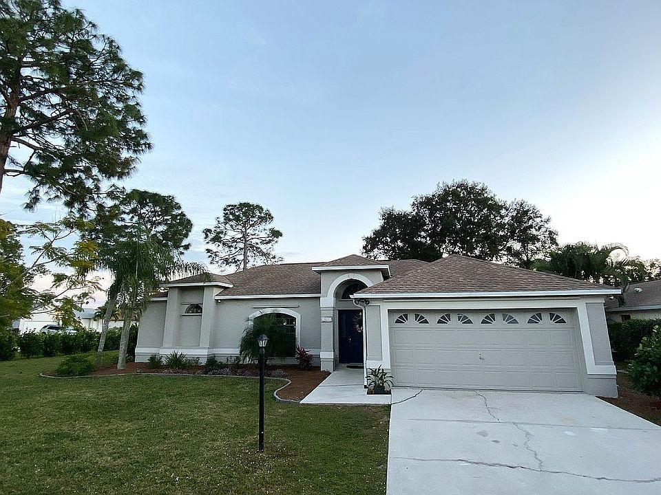 1st image of 9811 Country Oaks Dr