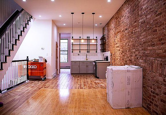 3rd image of 450 E 141st St #2