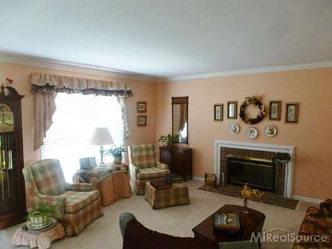 3rd image of 18811 Linden Dr