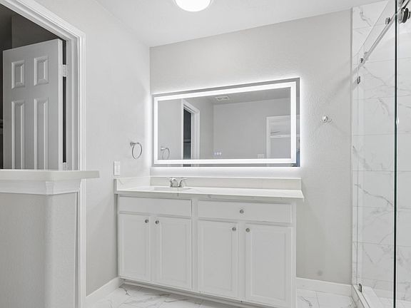 5th image of 14134 Chelseahurst Ln