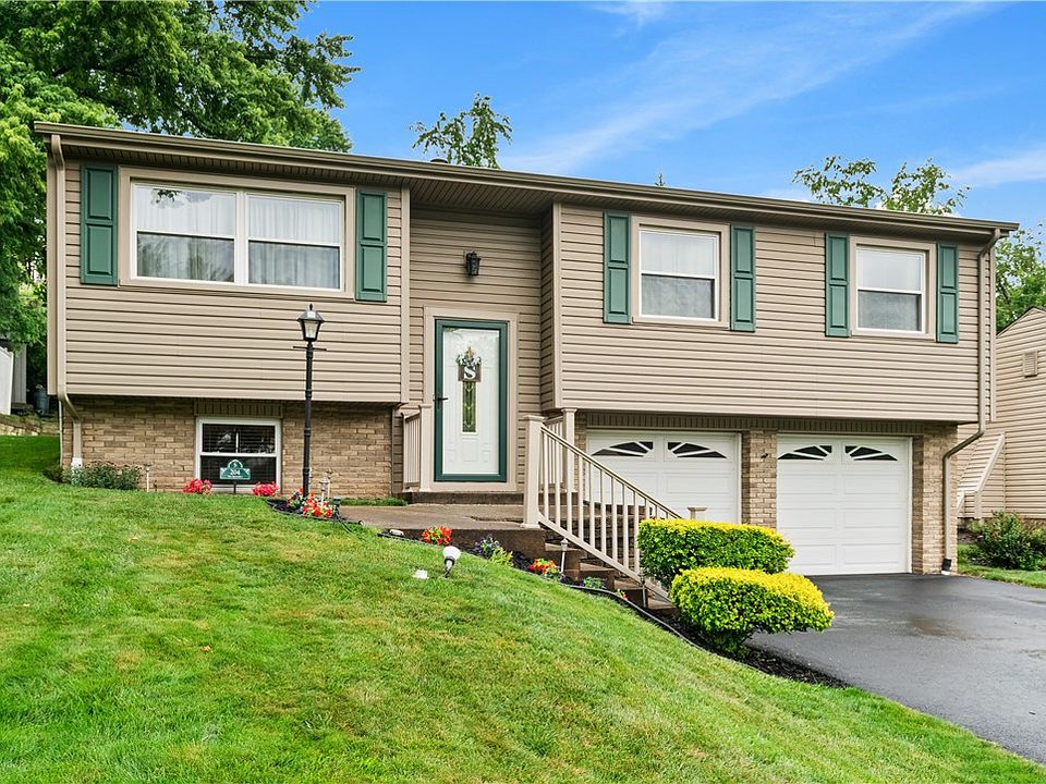 1st image of 204 Manor Dr