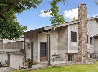 9767 Dorset Ln, Eden Prairie, MN 55347