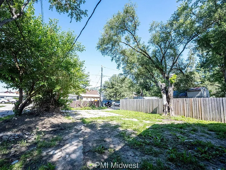 512 N Chester Ave — Photo 23