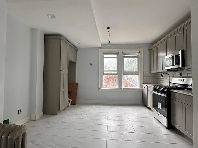 32 Greene Ter #2 — Photo 2
