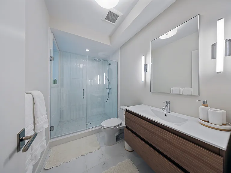 130 Highview Dr — Photo 16