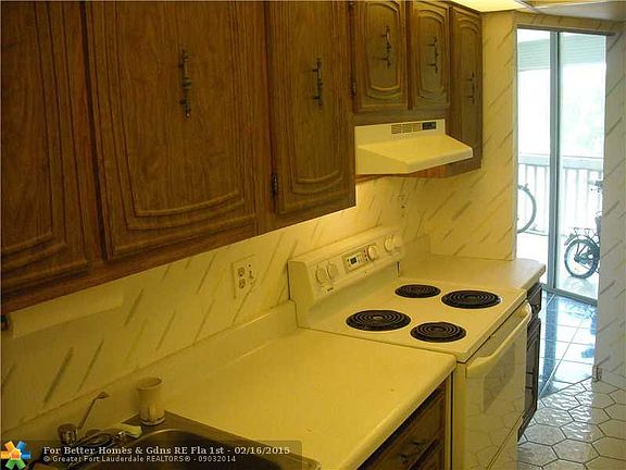 5th image of 6921 Environ Blvd APT 3N