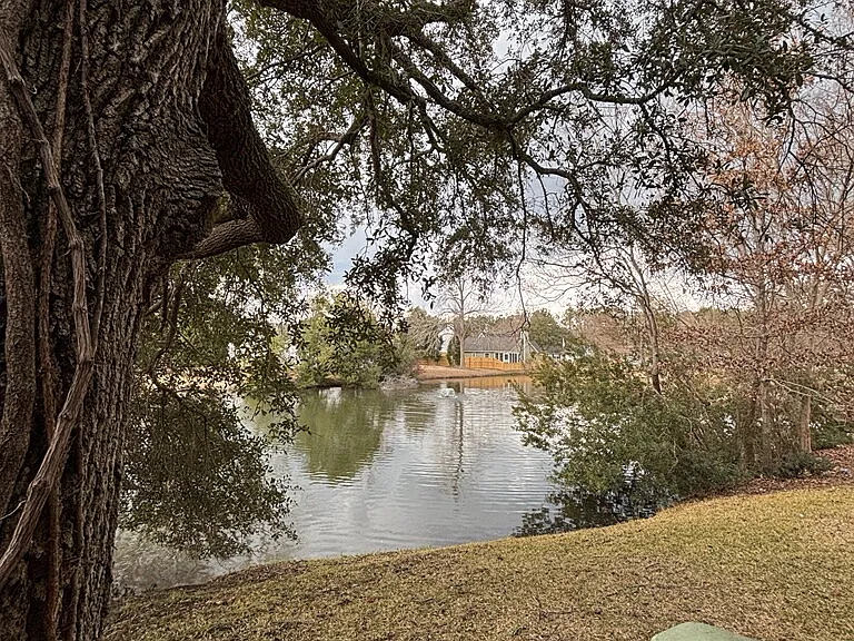 8483 Yadkin Cir #D — Photo 33