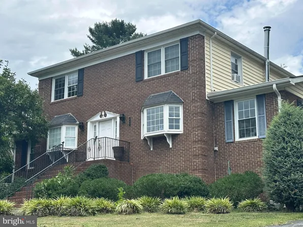 805 Morison St, Charles Town, WV 25414