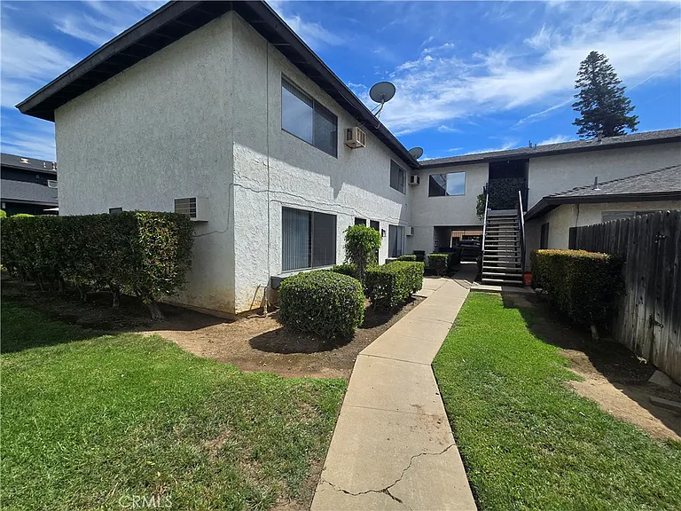 160 Greentree Ln — Photo 13