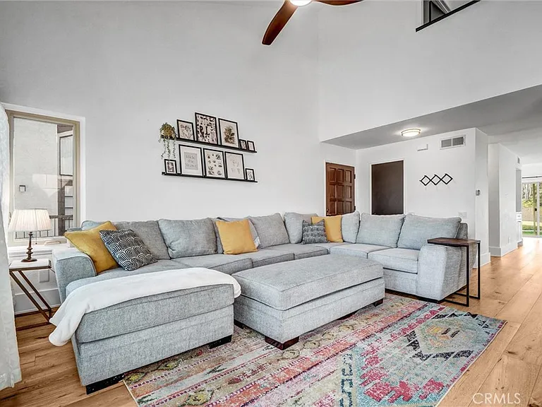 26606 La Roda — Photo 4