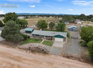 833 Consolidation Ln, Pueblo, CO 81006