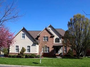 3085 Troon Dr, Center Valley, PA 18034