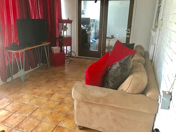5th image of 5409 Pineridge Dr