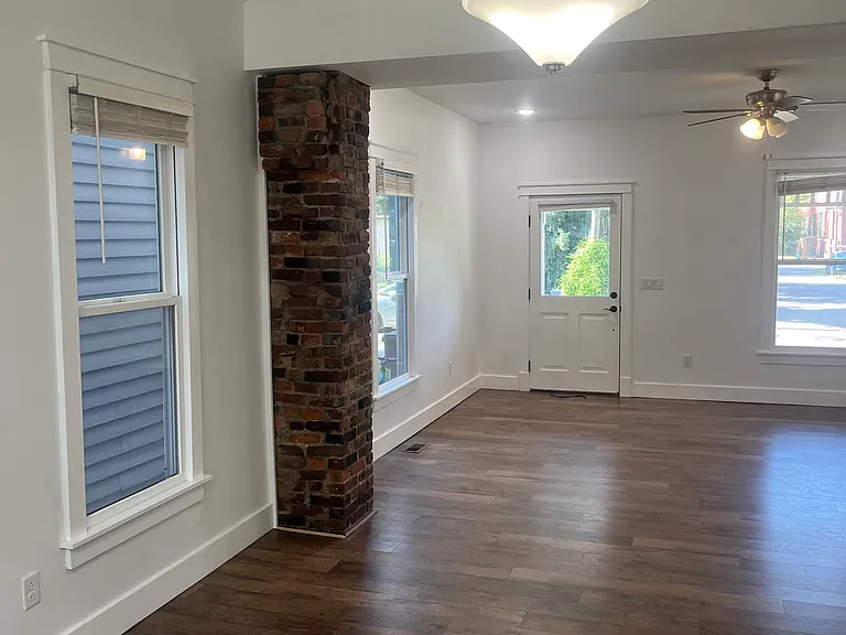 743 Harrison St — Photo 2