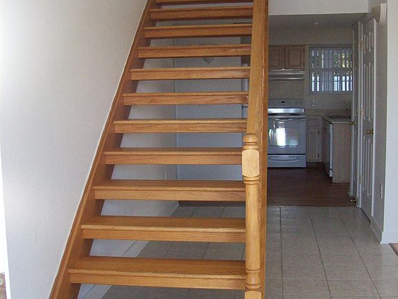 Straigh Stair Floor Plan- What a fun Entryway!