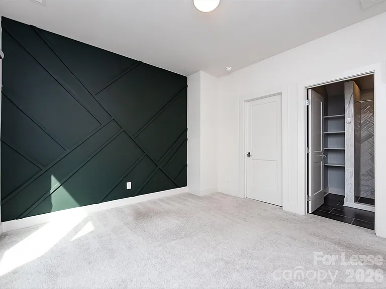 1207 E 36th St #3 — Photo 35