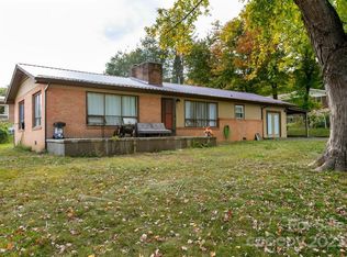 23 Sloan Dr, Waynesville, NC 28786