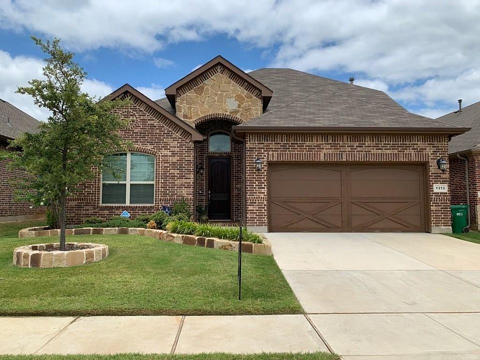 1st image of 1313 Venezia Ln
