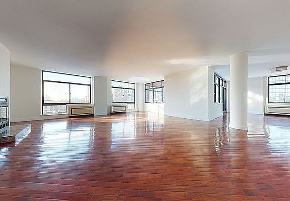 3rd image of 303 E 43rd St Penthouse B