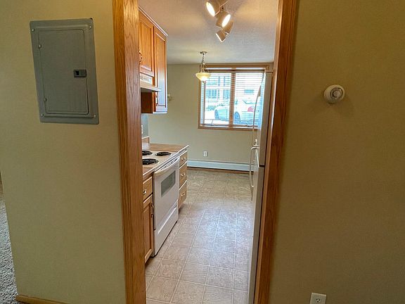 4th image of 209 1st St NE #303