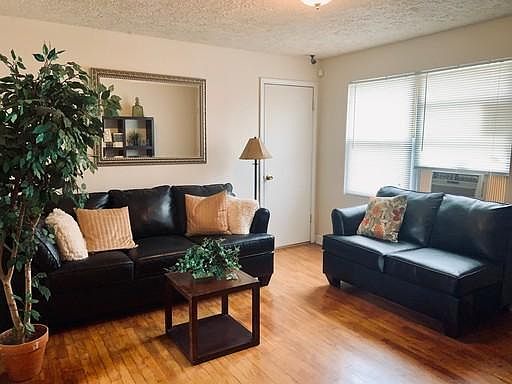 3rd image of 1818 Dawson St #1818