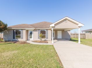 1041 Gary Dr, Breaux Bridge, LA 70517