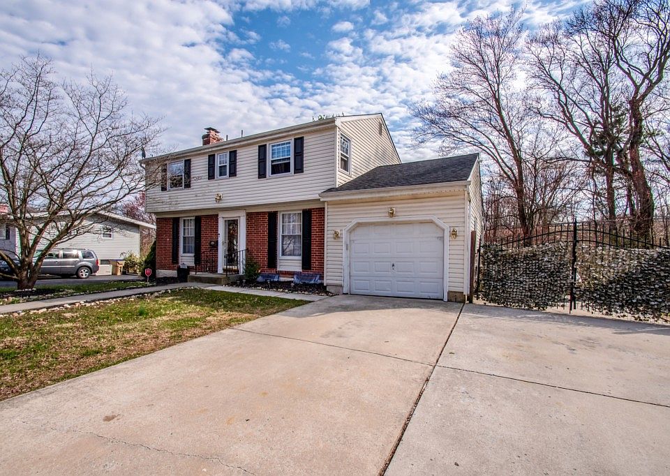 1st image of 206 Woodgreen Ct