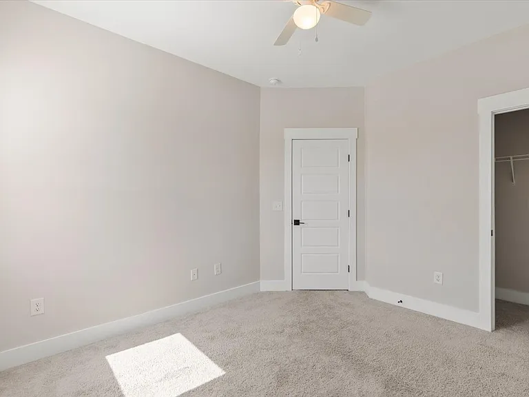 2129 Big Falls Dr — Photo 31