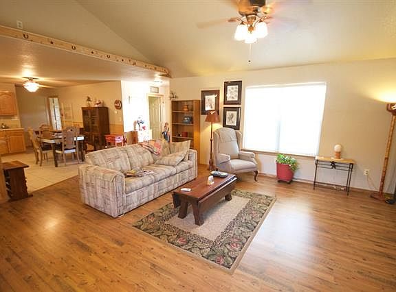 4th image of 9127 McArthur Ct