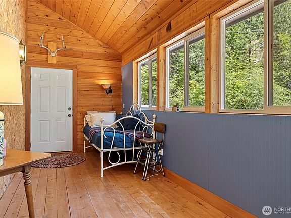 5th image of 18044 Nason Ridge Road