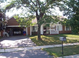 2860 Evergreen Ln, Aurora, IL 60502