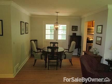 3rd image of 16 Townsend Dr