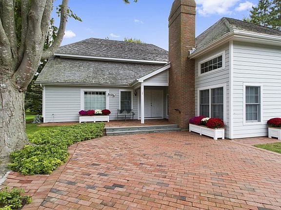 2nd image of 2 Cobblefield Ln