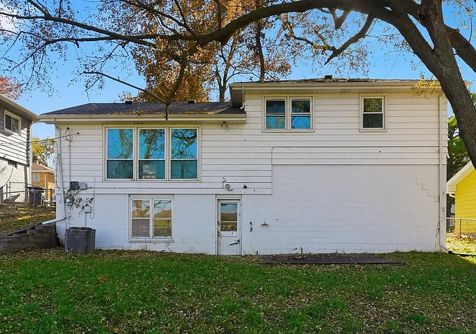 3 bed, 1.0 bath, 1400 sqft, $1,400 — Photo 3