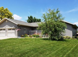 1210 32nd St, Spirit Lake, IA 51360